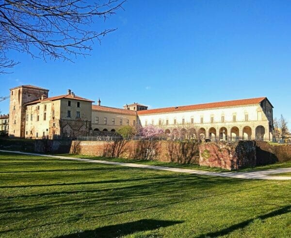 Castello mediceo di melegnano 600x490 1 an hotels - milano business hotels di design a milano - an hotels Veduta del castello di melegnano, a due passi da an hotels melegnano e an hotel melegnano
