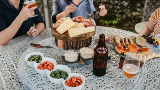 Tavolata dove si mangia bene